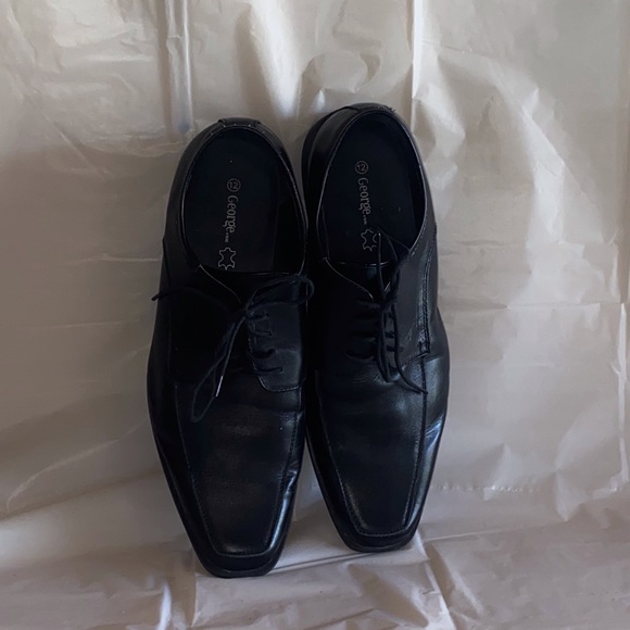 Mens dress shoes good condition - Picture 3 of 3